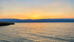 Coucher de soleil au bord du lac de Neuchâtel